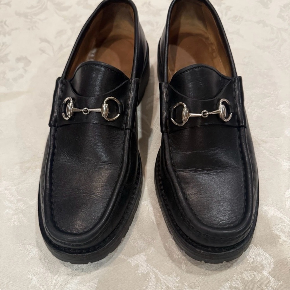 Venting Gucci  loafer leather Women's Size 6